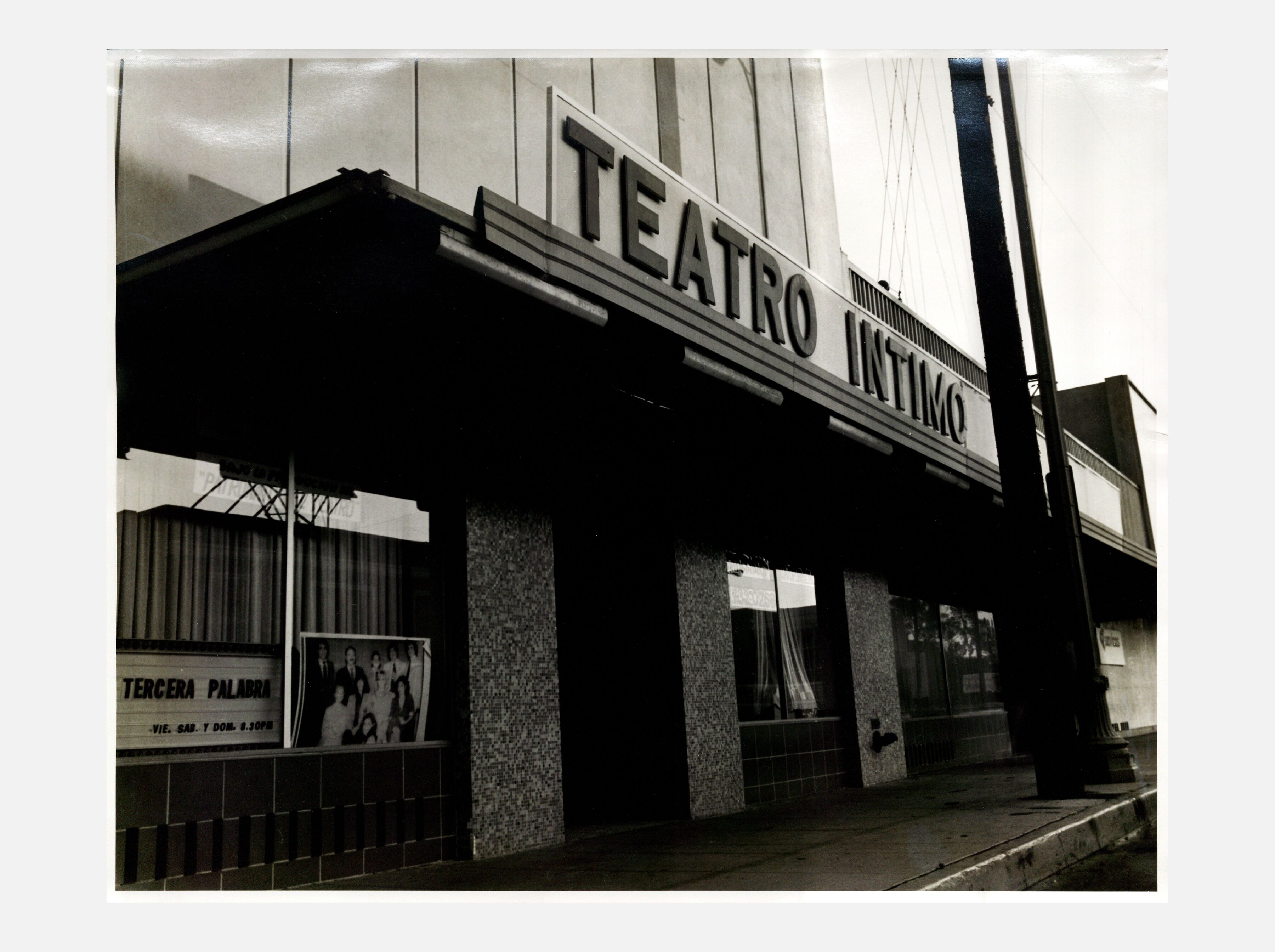 [Photograph of Teatro Intimo]<br><br>[Fotografía del Teatro Íntimo]
